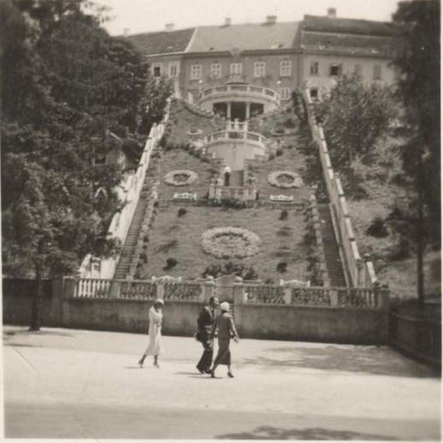 Tuškanac. Palača Gvozdanović 1930-ih godina